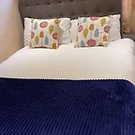 Shared House On Southmead Guest house *