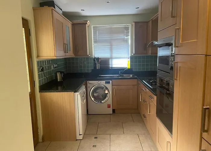 Shared House On Southmead Гостьовий будинок