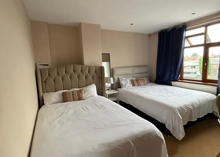 Shared House On Southmead Гостьовий будинок Бристоль