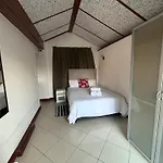 Shared House On Southmead 布里斯托