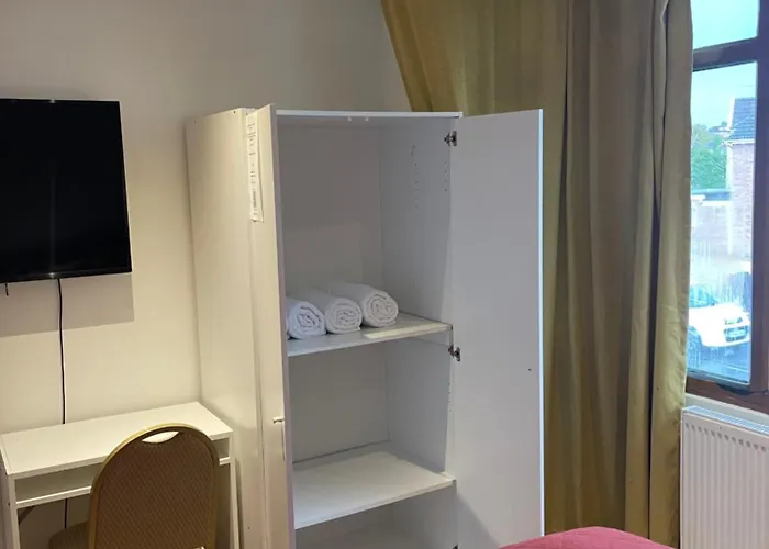 بيت ضيافة Shared House On Southmead *